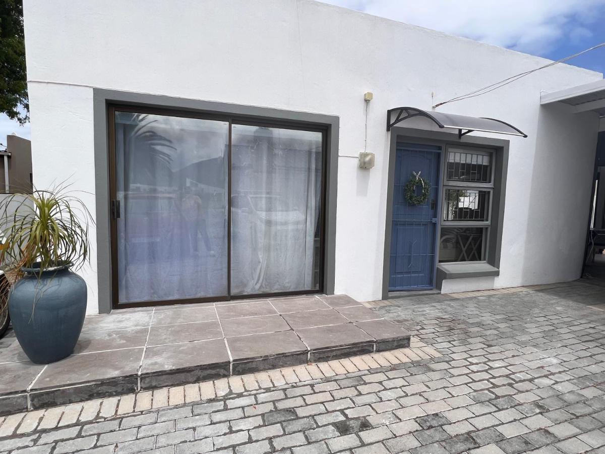 Adorable 2 Bedroom Cottage With Spacious Veranda Hermanus Exterior photo