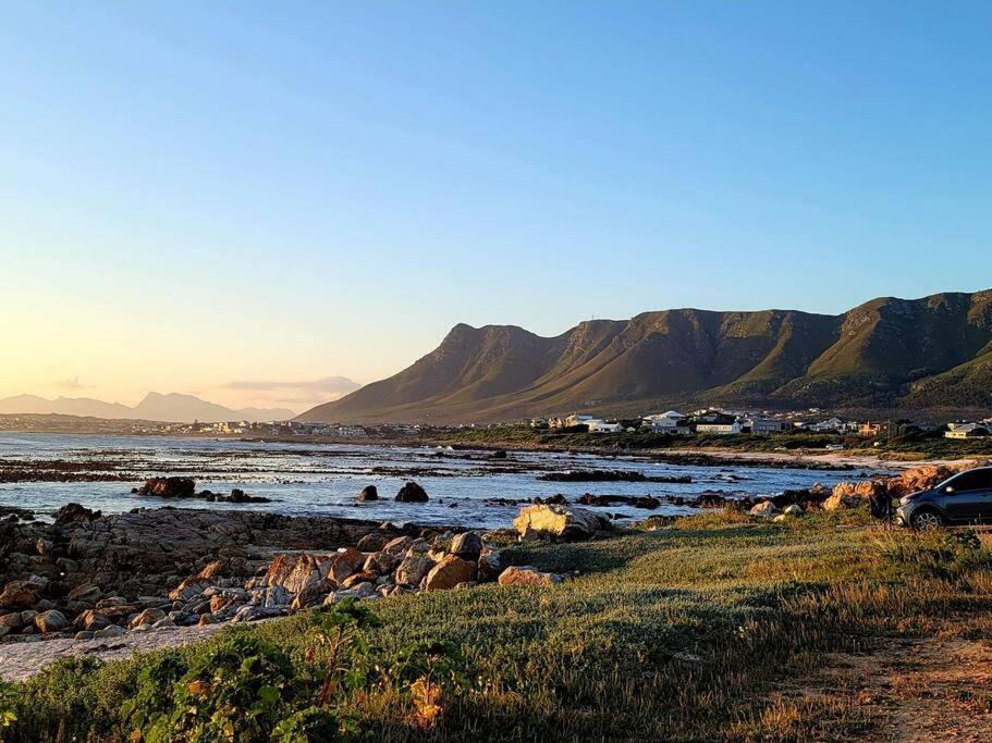 Adorable 2 Bedroom Cottage With Spacious Veranda Hermanus Exterior photo