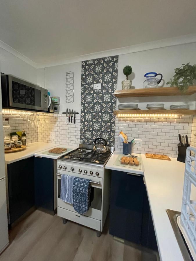 Adorable 2 Bedroom Cottage With Spacious Veranda Hermanus Exterior photo